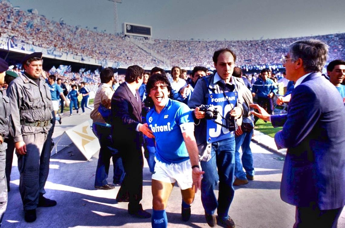 Trong hàng thập kỷ, Maradona vẫn là biểu tượng được sùng bái ở xứ Naples. (Ảnh: Getty Images) Trong hàng thập kỷ, Maradona vẫn là biểu tượng được sùng bái ở xứ Naples. (Ảnh: Getty Images)