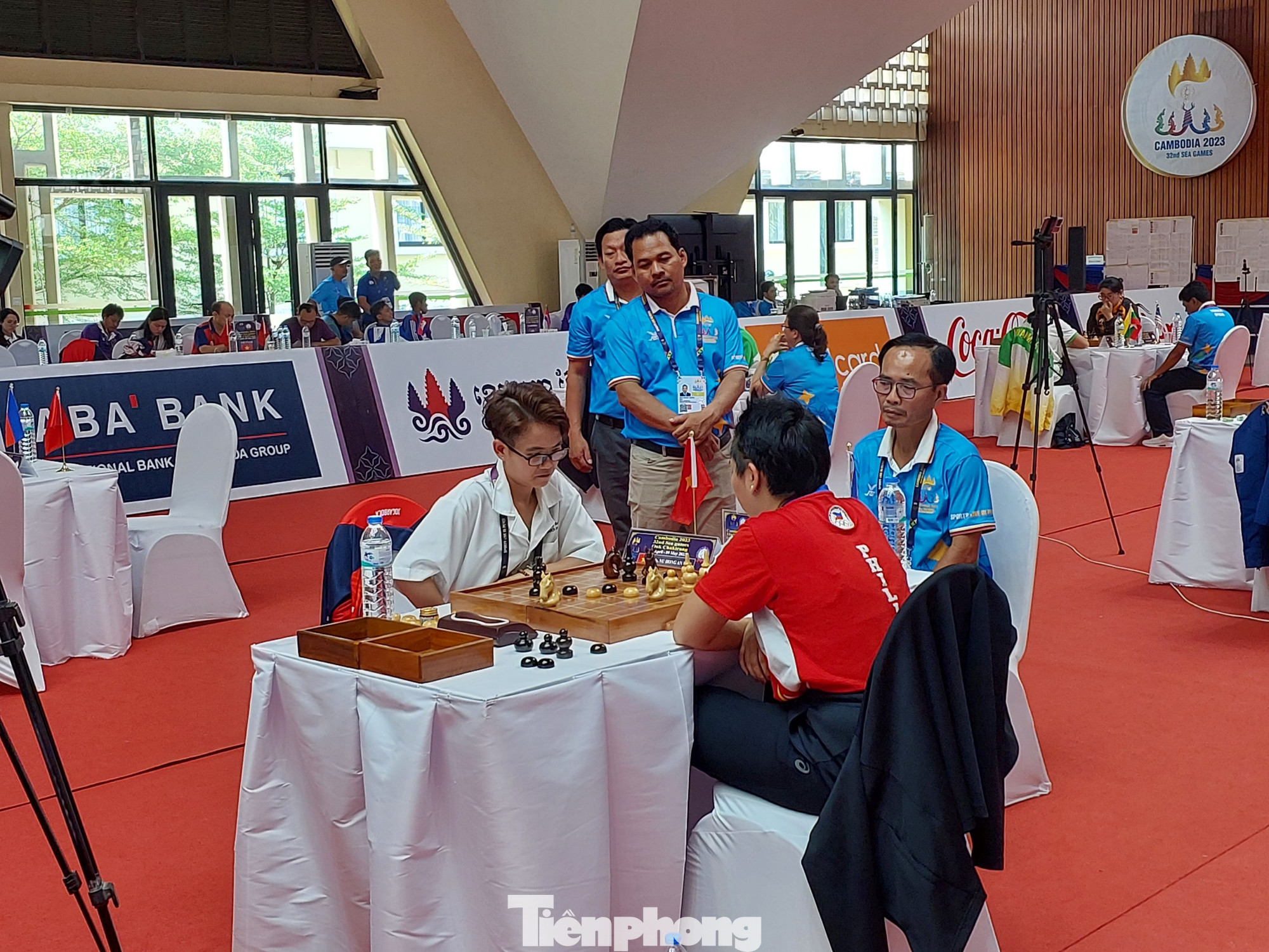 Tôn Nữ Hồng Ân xuất sắc đánh bại đối thủ rất mạnh người Philippines ở trận lượt đi.