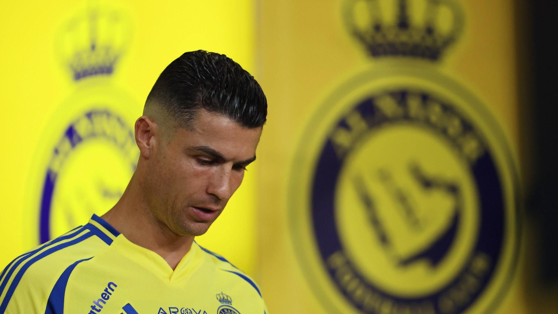 Giới chủ Saudi Arabia 'đổ th&ecirc;m dầu v&agrave;o lửa', Ronaldo bị Al Nassr thanh l&yacute; hợp đồng v&igrave; nổi loạn?
