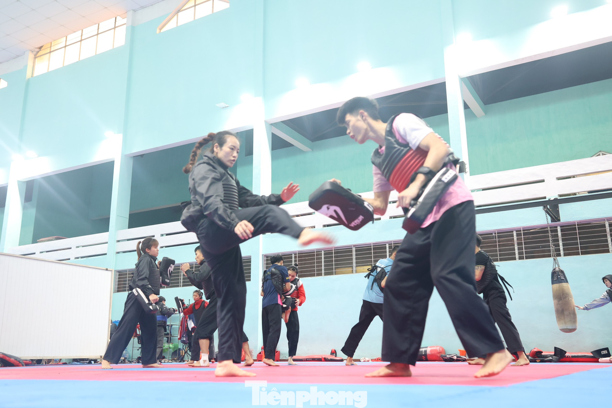 Như HLV Nguyễn Văn Hùng nói, điều may mắn là các VĐV Pencak Silat Việt Nam thích ứng rất nhanh và dần làm chủ các kỹ thuật mới. Như HLV Nguyễn Văn Hùng nói, điều may mắn là các VĐV Pencak Silat Việt Nam thích ứng rất nhanh và dần làm chủ các kỹ thuật mới.