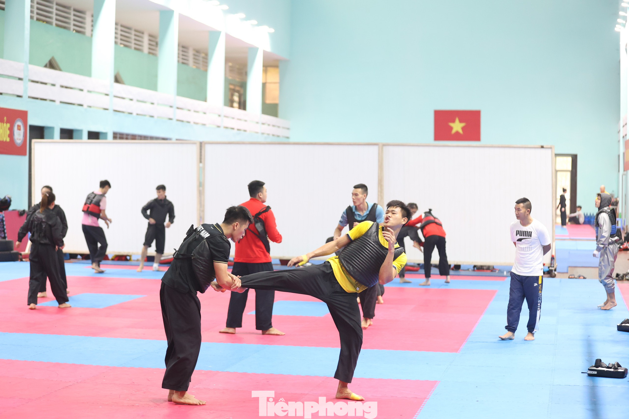 Như HLV Nguyễn Văn Hùng nói, điều may mắn là các VĐV Pencak Silat Việt Nam thích ứng rất nhanh và dần làm chủ các kỹ thuật mới. Như HLV Nguyễn Văn Hùng nói, điều may mắn là các VĐV Pencak Silat Việt Nam thích ứng rất nhanh và dần làm chủ các kỹ thuật mới.