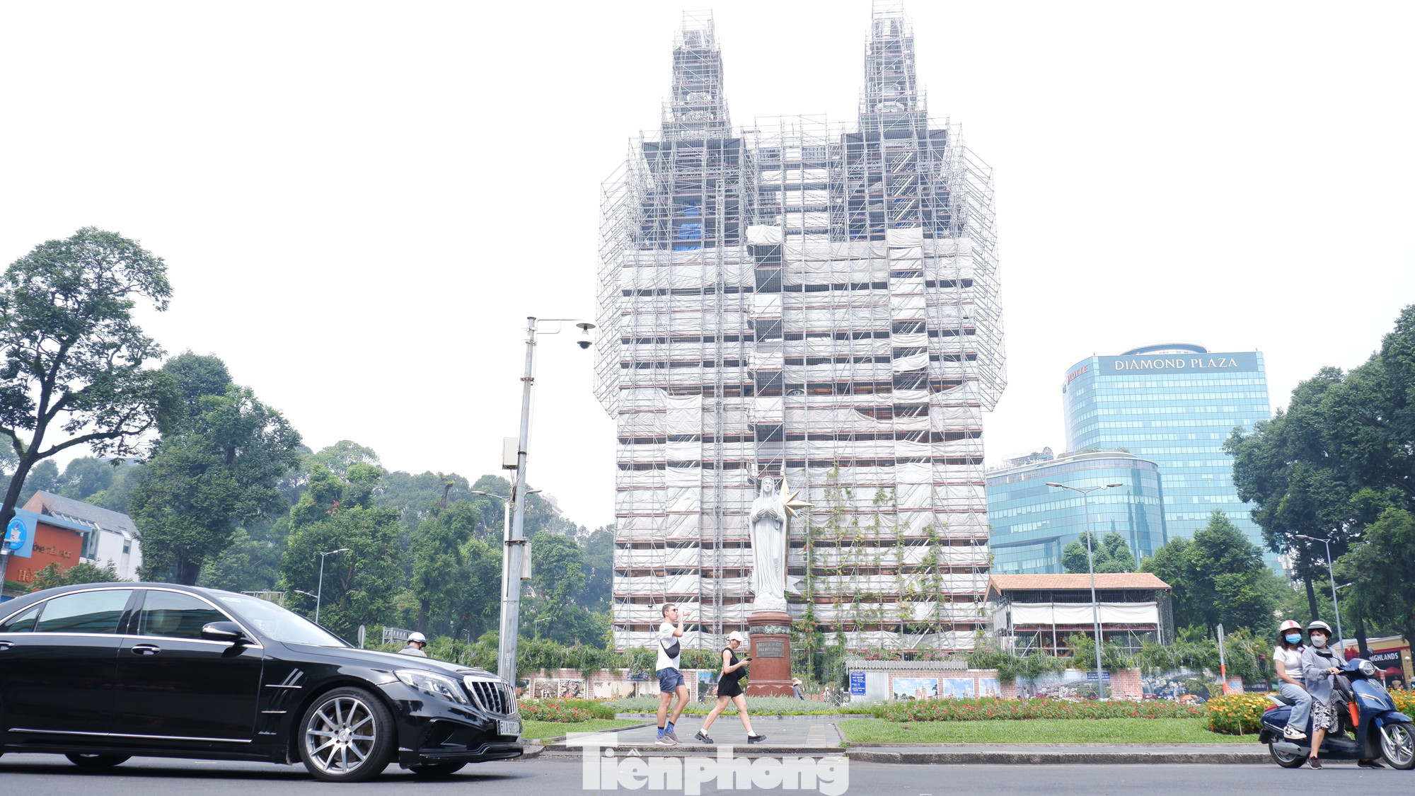 Khu vực Nhà thờ Đức Bà vào sáng 6/12. Ảnh: Hữu Huy Khu vực Nhà thờ Đức Bà vào sáng 6/12. Ảnh: Hữu Huy