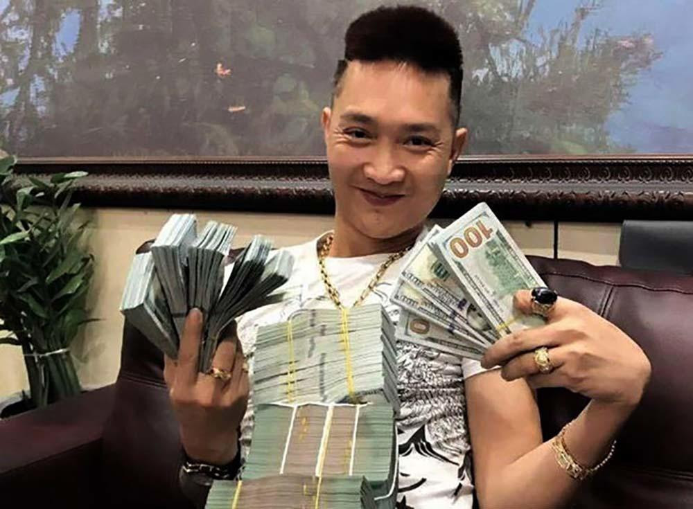 Siêu xe tiền tỷ của Huấn 'hoa hồng' gặp nạn ở Yên Bái | Báo điện tử Tiền  Phong