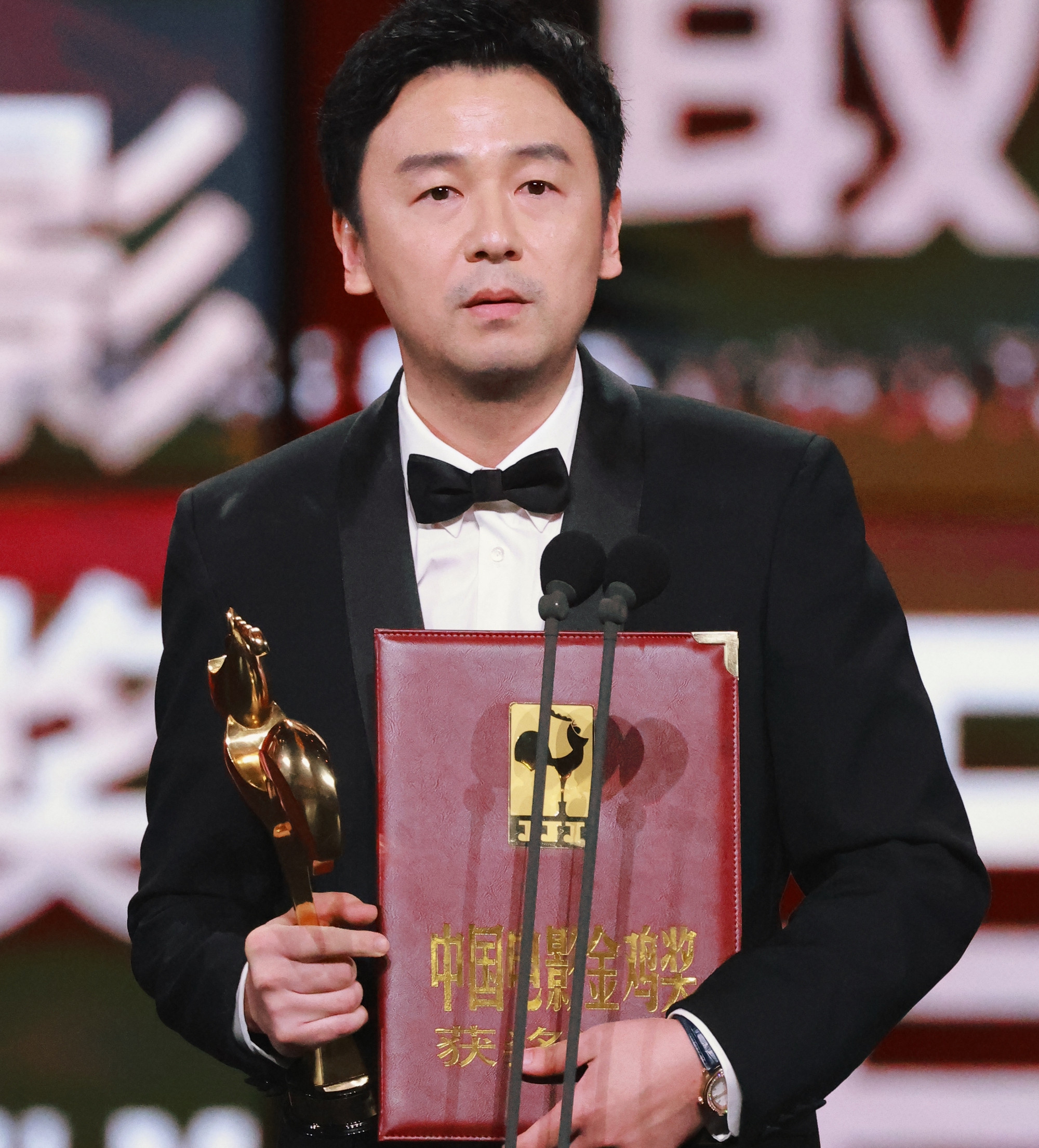 Lôi Giai Âm nhận giải mỏi tay trong năm 2024. Lôi Giai Âm nhận giải mỏi tay trong năm 2024.