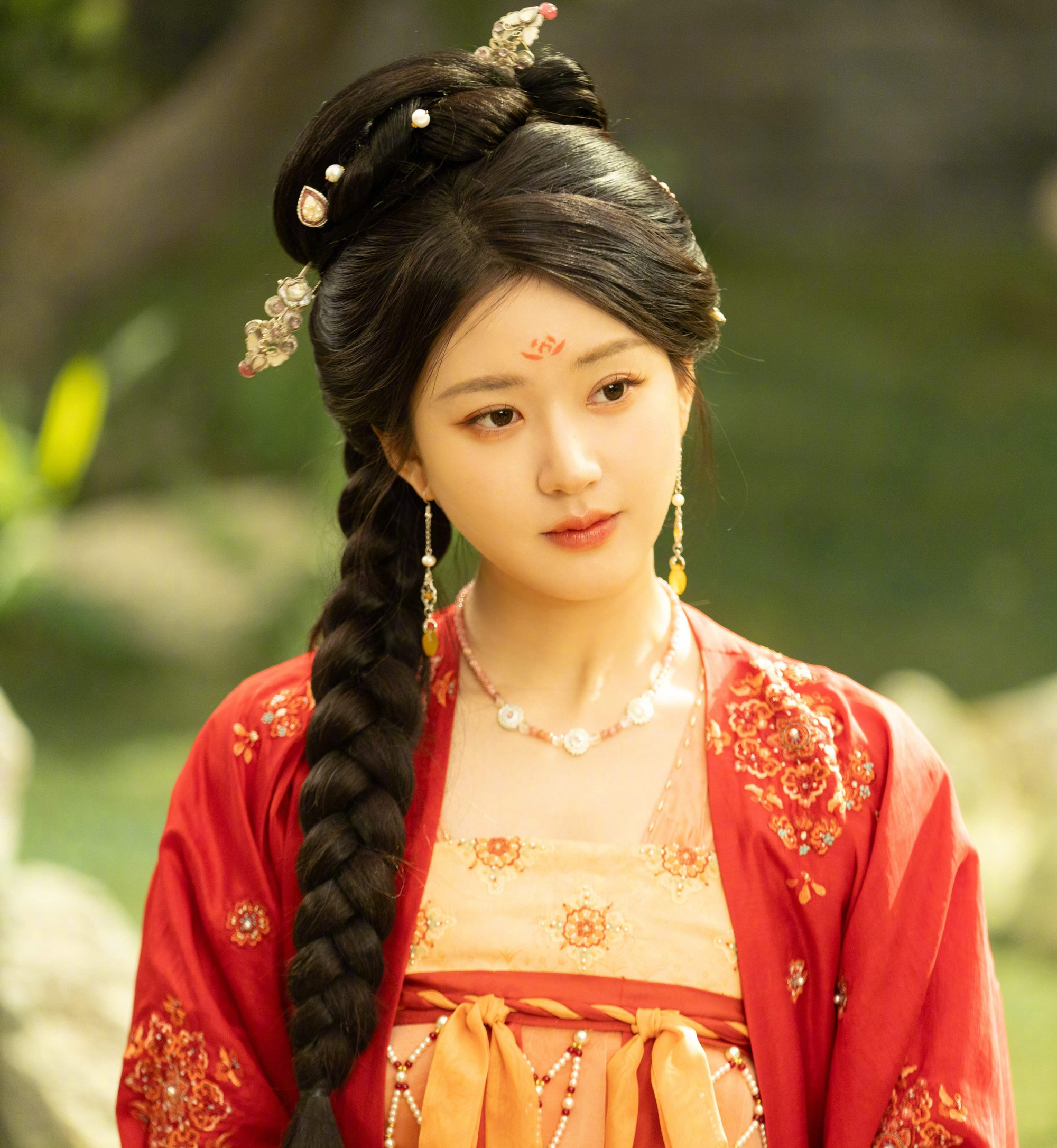 Phim của Triệu Lộ Tư từ chỗ được kỳ vọng tới hiện tại lượt xem thấp, số lượng quảng cáo sụt giảm. Phim của Triệu Lộ Tư từ chỗ được kỳ vọng tới hiện tại lượt xem thấp, số lượng quảng cáo sụt giảm.