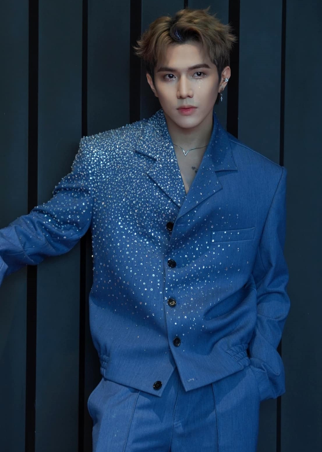 Tình yêu âm nhạc khiến anh quyết tâm đương đầu với khó khăn lần nữa. Ảnh: FBNV.