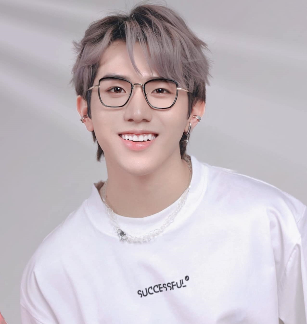 Võ Đức Trí là ca sĩ trẻ có ngoại hình nổi bật, từng giành nhiều thành tích khi tham gia các cuộc thi âm nhạc. Ảnh: FBNV.