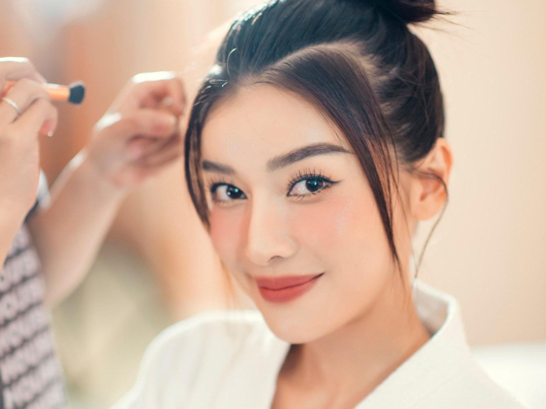 Diễn viên tút tát lại nhan sắc sau 2 tháng quay phim. Ảnh: NVCC. Diễn viên tút tát lại nhan sắc sau 2 tháng quay phim. Ảnh: NVCC.