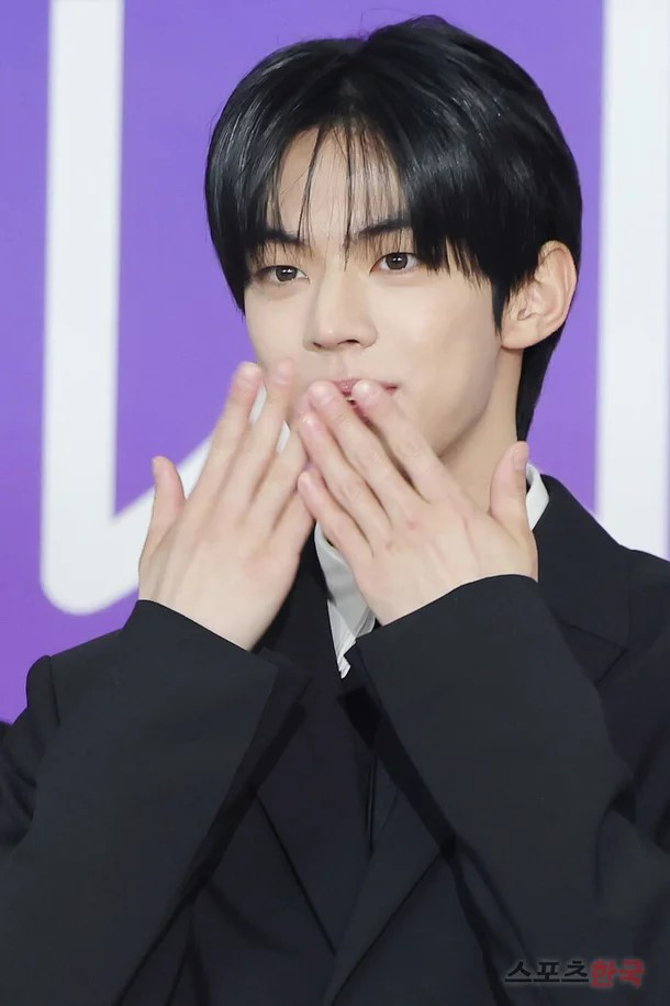 Dohoon của TWS tham dự sự kiện thảm đỏ D Awards lần thứ nhất (22/2/2025).