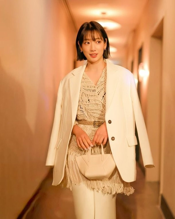 Park Shin Hye kết hôn với Choi Tae Joon vào năm 2022 và có một con trai. Park Shin Hye kết hôn với Choi Tae Joon vào năm 2022 và có một con trai.