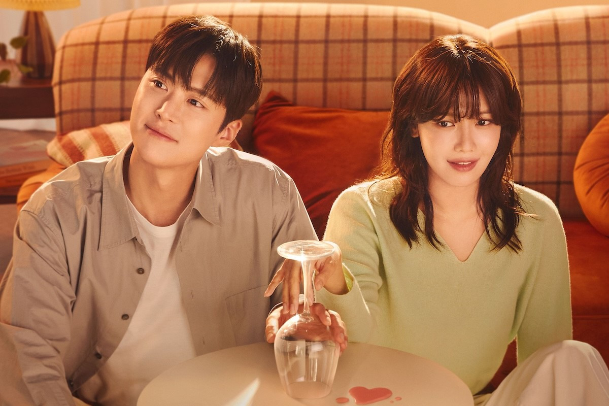 Second Shot at Love được phát sóng vào ngày 12/5, là bộ phim hài lãng mạn kể về Han Geum Ju (Sooyoung), người tự nhận là “người uống rượu có chừng mực” bất ngờ gặp lại mối tình đầu của mình là Seo Ui Jun (Gong Myoung), một người đàn ông ghét rượu và quyết định thử thách cai rượu. Second Shot at Love được phát sóng vào ngày 12/5, là bộ phim hài lãng mạn kể về Han Geum Ju (Sooyoung), người tự nhận là “người uống rượu có chừng mực” bất ngờ gặp lại mối tình đầu của mình là Seo Ui Jun (Gong Myoung), một người đàn ông ghét rượu và quyết định thử thách cai rượu.