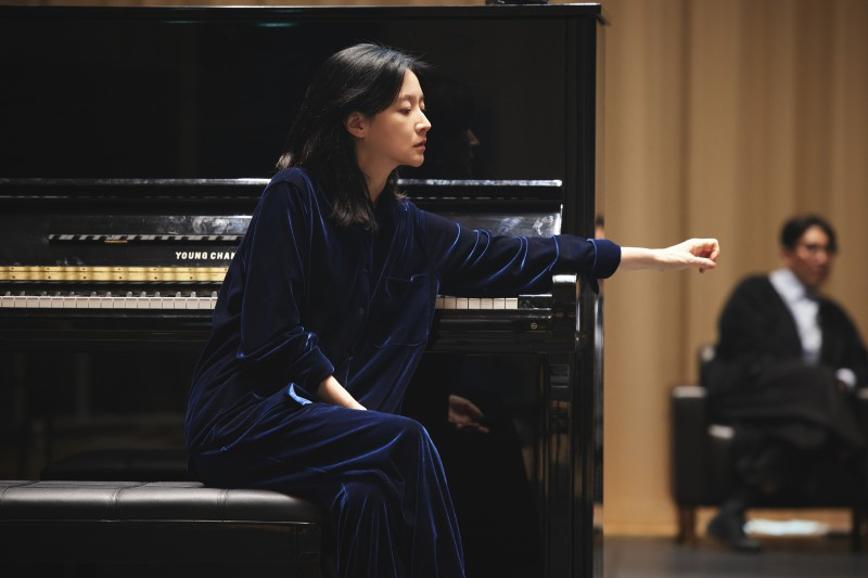 Hedda Gabler là tác phẩm thu hút được nhiều sự chú ý vì đây là lần trở lại sân khấu kịch của nữ diễn viên Lee Young Ae sau 32 năm, kể từ Jjajangmyeon, được trình diễn tại Nhà hát nhỏ Jayu, thuộc Trung tâm Nghệ thuật Seoul, vào năm 1993. Hedda Gabler là tác phẩm thu hút được nhiều sự chú ý vì đây là lần trở lại sân khấu kịch của nữ diễn viên Lee Young Ae sau 32 năm, kể từ Jjajangmyeon, được trình diễn tại Nhà hát nhỏ Jayu, thuộc Trung tâm Nghệ thuật Seoul, vào năm 1993.