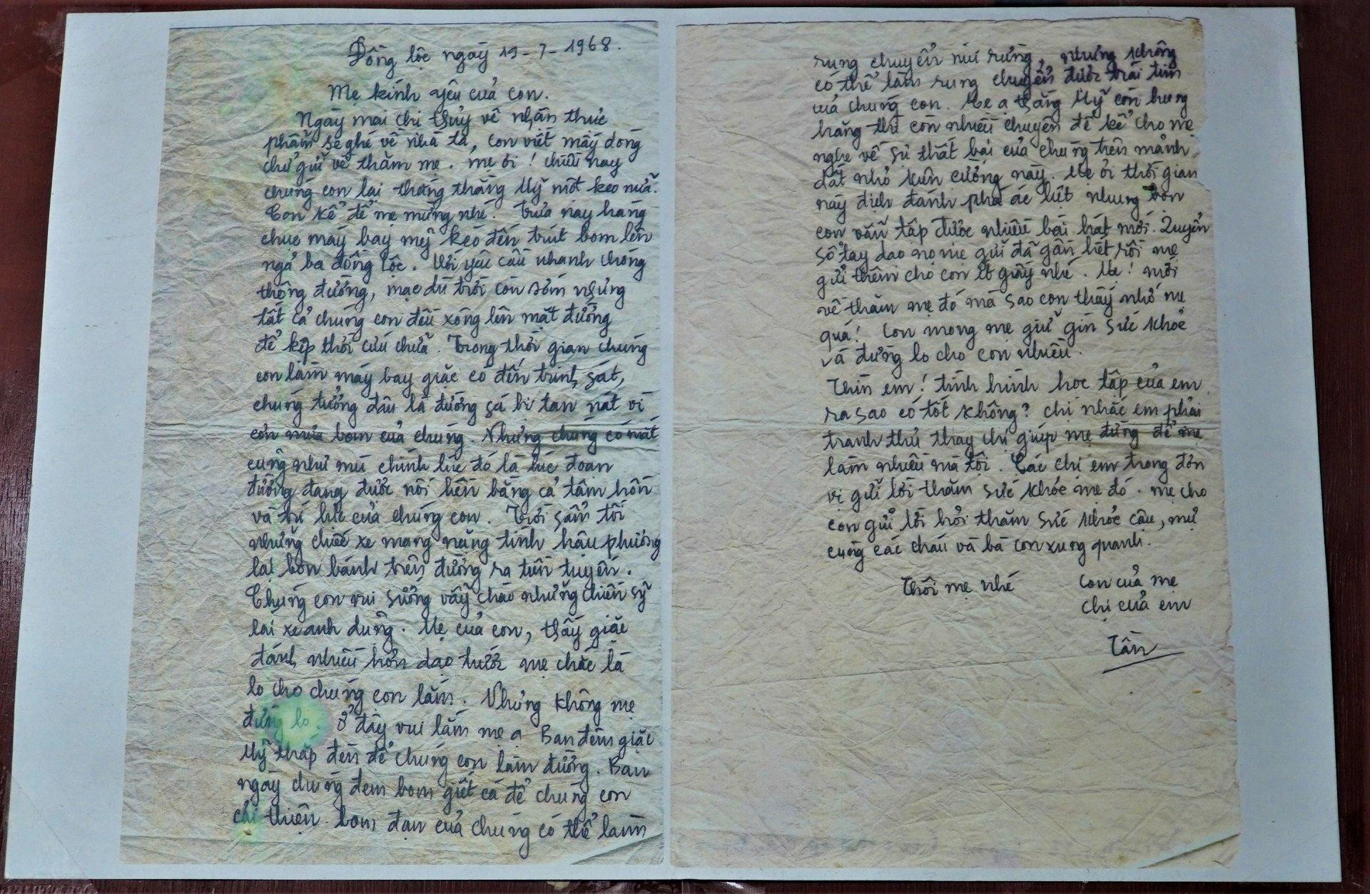 Tại đây đang lưu giữ lá thư viết tay rất đặc biệt của chị Võ Thị Tần (24 tuổi), Tiểu đội trưởng Tiểu đội 4, Đại đội 552 Thanh niên xung phong Hà Tĩnh viết ngày 19/7/1968. Đây cũng là bức thư cuối cùng mà chị Tần gửi cho mẹ, trước 5 ngày chị và 9 đồng đội của mình đã anh dũng hy sinh ở Ngã ba Đồng Lộc.