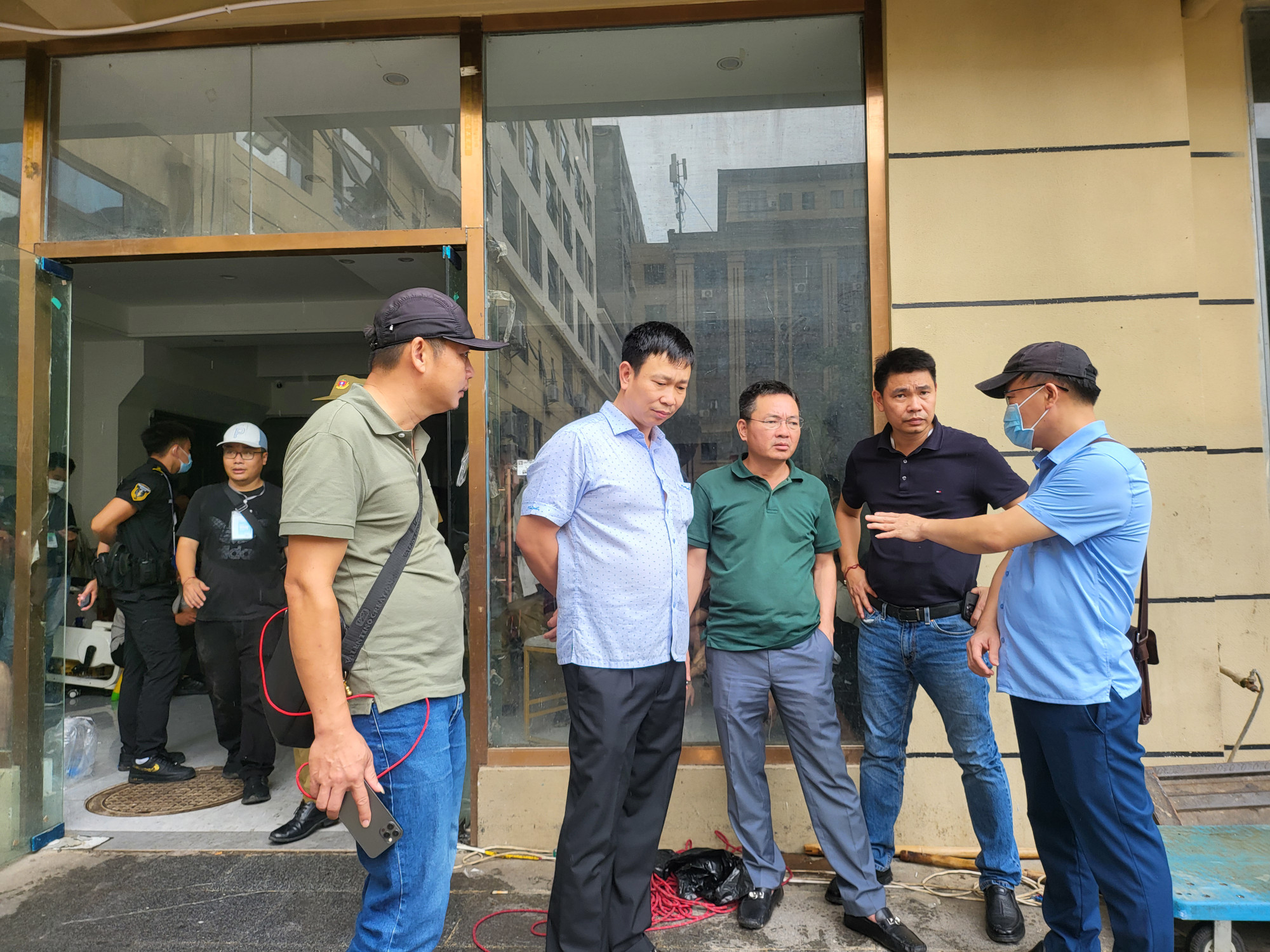 Đại tá Phạm Thanh Phương (giữa),Phó Giám đốc Công an tỉnh Hà Tĩnh trực tiếp chỉ đạo quá trình bắt giữ tại "sào huyệt" Tam Giác Vàng. (Ảnh: Công an cung cấp) Đại tá Phạm Thanh Phương (giữa),Phó Giám đốc Công an tỉnh Hà Tĩnh trực tiếp chỉ đạo quá trình bắt giữ tại "sào huyệt" Tam Giác Vàng. (Ảnh: Công an cung cấp)