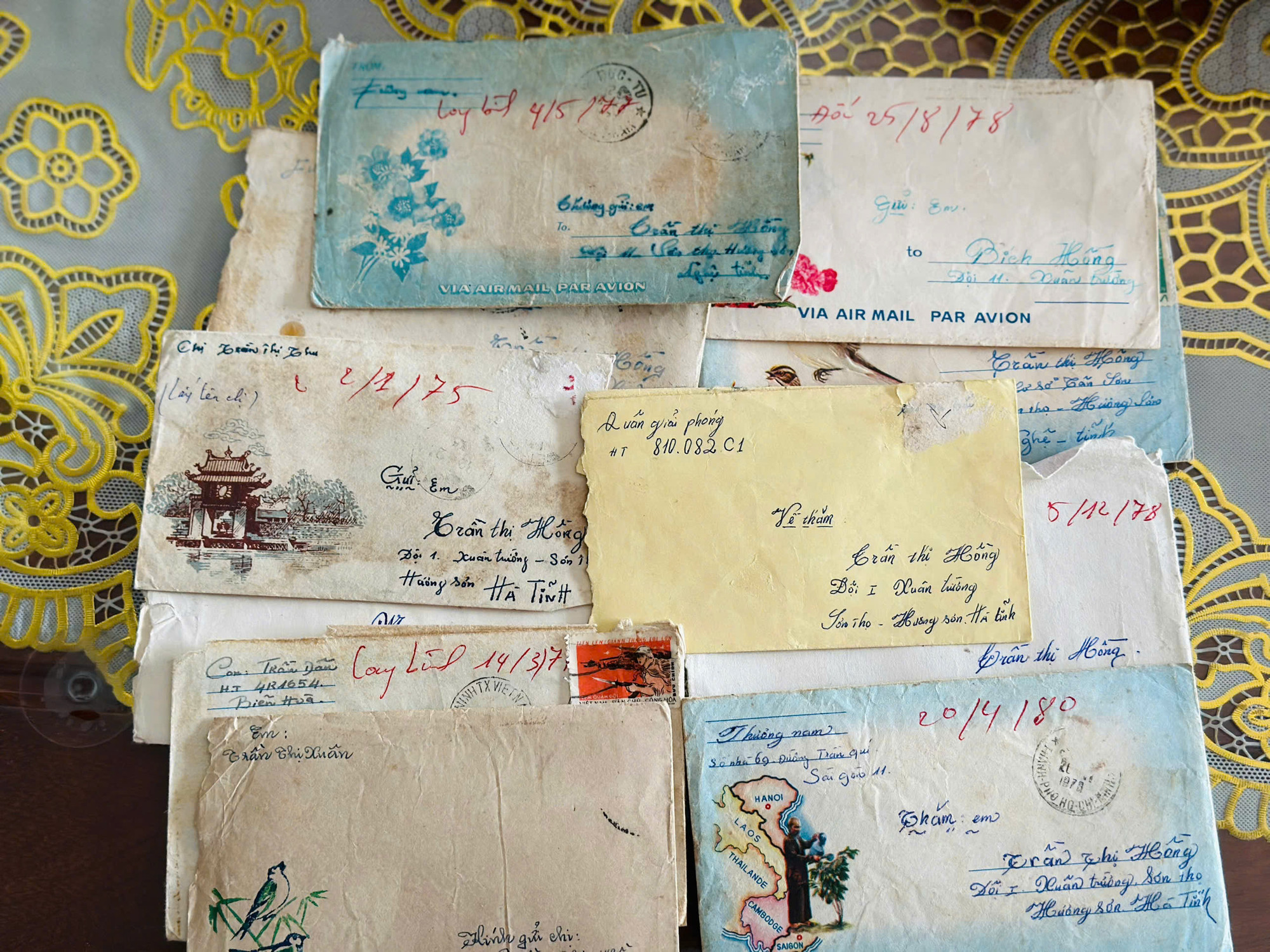 Những lá thư tay gửi về từ chiến trường được cất giữ trong 50 năm qua.