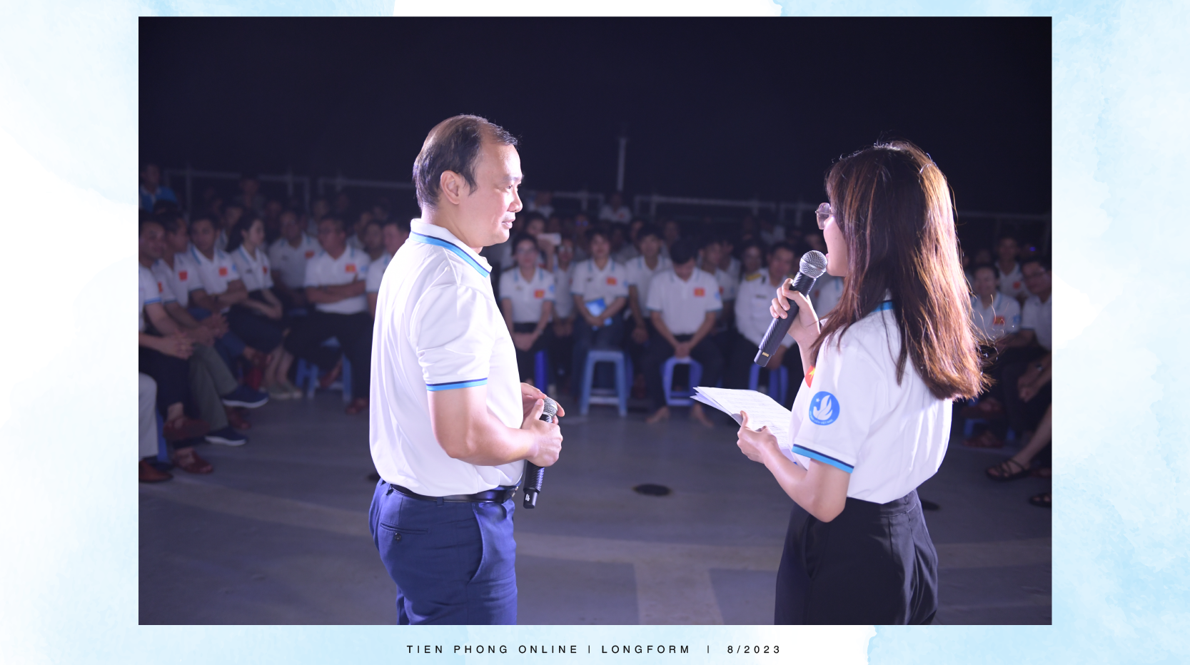 Ông Lê Hải Bình, Phó Trưởng ban Tuyên giáo Trung ương nói chuyện với sinh viên trên tàu KN290 Ông Lê Hải Bình, Phó Trưởng ban Tuyên giáo Trung ương nói chuyện với sinh viên trên tàu KN290