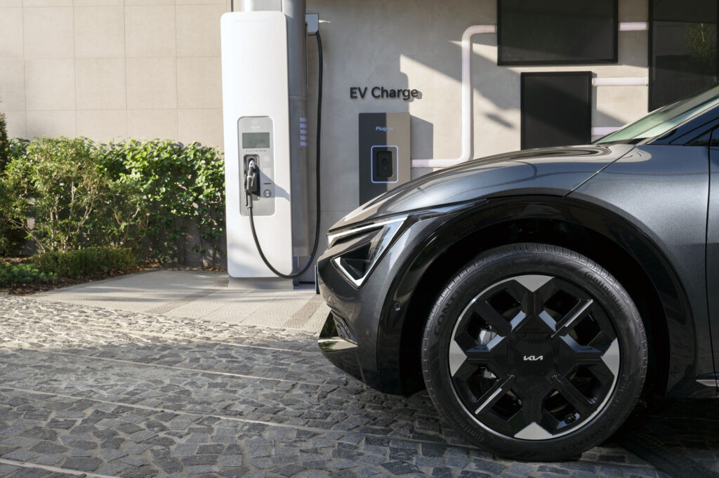 KIA Xác Nhận Ra Mắt Mẫu Xe Điện Giá Rẻ EV2 Vào Năm 2026