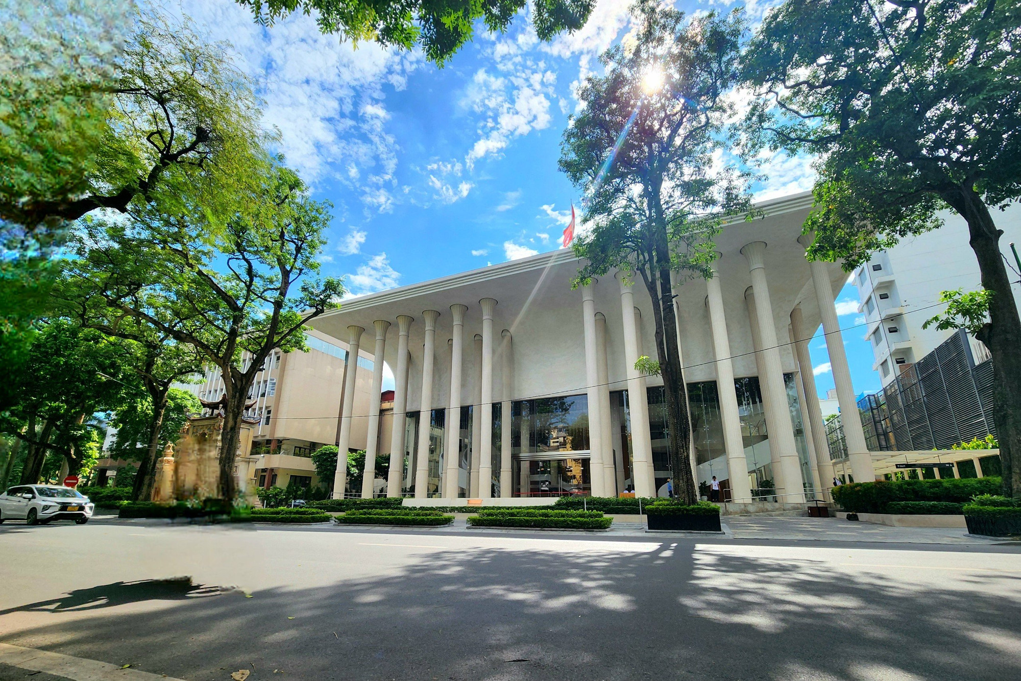 Nhà hát Hồ Gươm điểm hẹn văn hóa của người dân Thủ đô và du khách quốc tế.