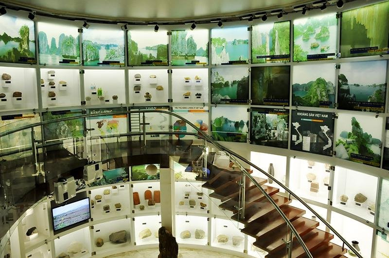 Bảo tàng Quảng Ninh là một trong những thiết chế văn hóa nổi bật của tỉnh, hoạt động thực sự hiệu quả về kinh tế và phát huy giá trị. Bảo tàng Quảng Ninh là một trong những thiết chế văn hóa nổi bật của tỉnh, hoạt động thực sự hiệu quả về kinh tế và phát huy giá trị.