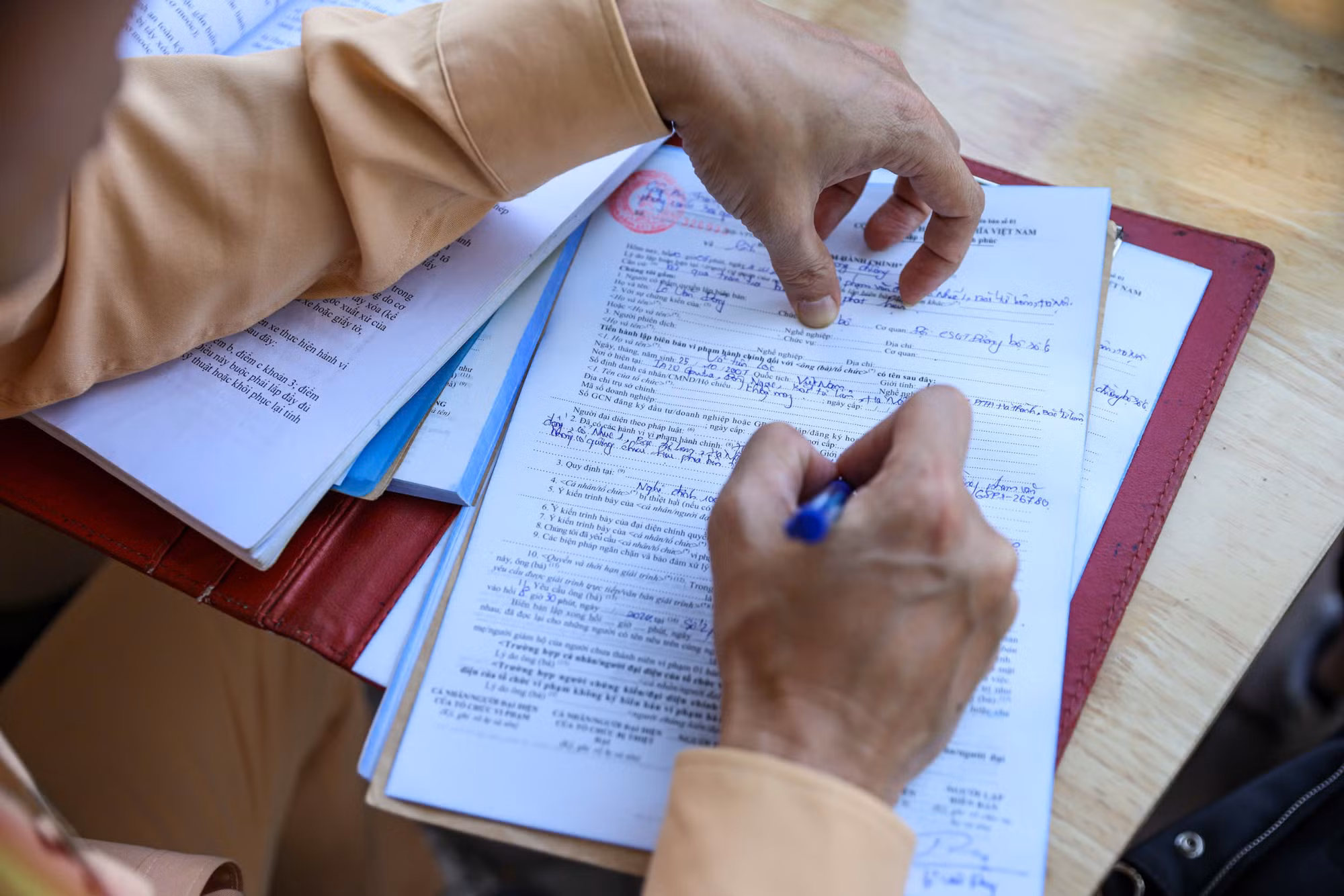 Đối với các trường hợp người điều khiển phương tiện chưa đủ tuổi lực lượng CSGT sẽ xử lý nghiêm, tạm giữ phương tiện. Đối với các trường hợp người điều khiển phương tiện chưa đủ tuổi lực lượng CSGT sẽ xử lý nghiêm, tạm giữ phương tiện.