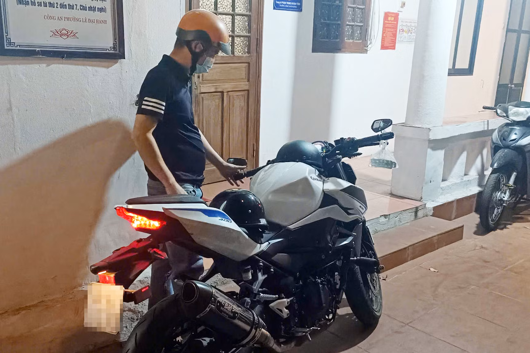 Có không ít trường hợp tài xế nẹt pô gây mất an ninh trật tự ở lứa tuổi học sinh. Có không ít trường hợp tài xế nẹt pô gây mất an ninh trật tự ở lứa tuổi học sinh.