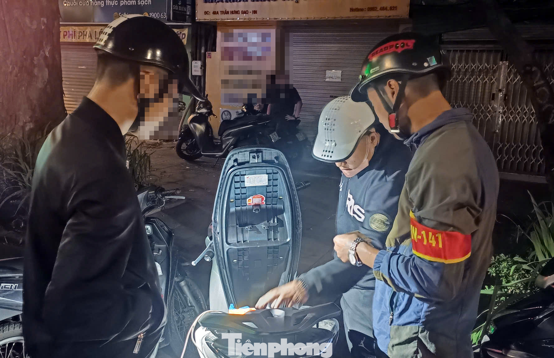 Nhiều trường hợp thanh thiếu niên bị tổ công tác kiểm tra, xử lý. Nhiều trường hợp thanh thiếu niên bị tổ công tác kiểm tra, xử lý.