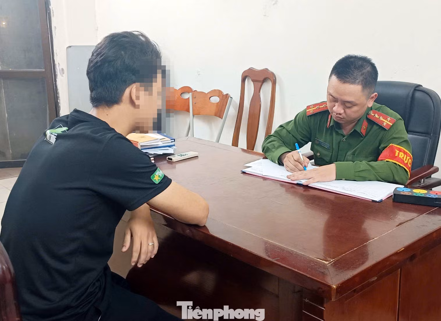 Có không ít trường hợp tài xế nẹt pô gây mất an ninh trật tự ở lứa tuổi học sinh. Có không ít trường hợp tài xế nẹt pô gây mất an ninh trật tự ở lứa tuổi học sinh.