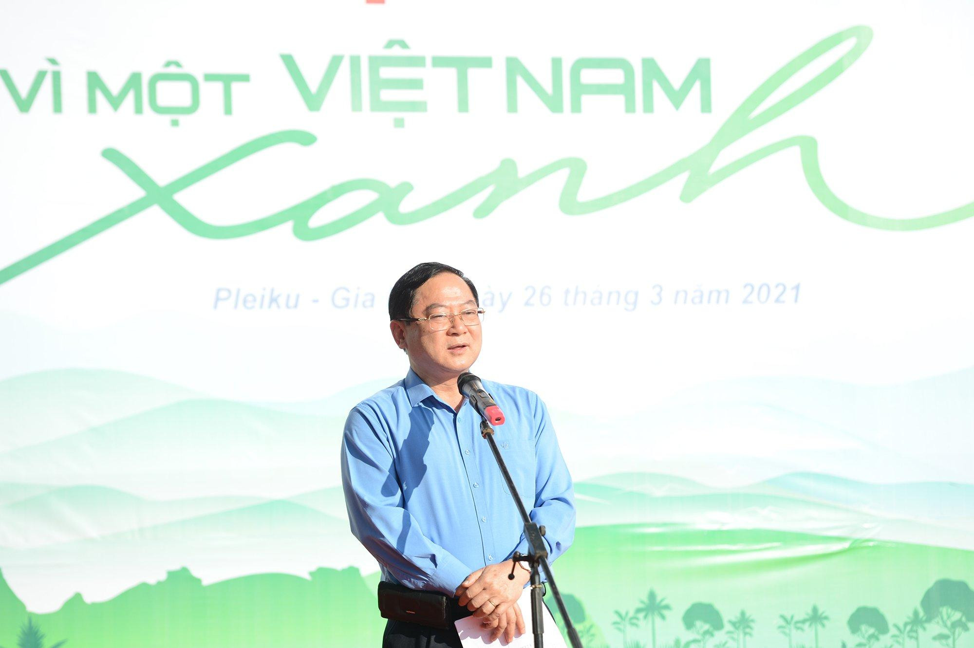 Nhà báo Lê Xuân Sơn cho biết, trong khuôn khổ Tiền Phong Marathon lần thứ 62 có chuỗi sự kiện đồng hành, trong đó có chương trình phát động trồng một cây "Vì một Việt Nam xanh". Để đảm bảo an ninh môi trường, an ninh kinh tế - chính trị - xã hội, chất lượng và tính mạng con người, cần có sự chung tay và trách nhiệm của các tổ chức, cơ quan đơn vị và mọi người trong việc khôi phục lại rừng, giữ gìn màu xanh của đại ngàn. Đồng thời, kêu gọi mọi người cùng chung tay lan tỏa tinh thần trồng cây, lan tỏa tin thần giấc mơ đại ngàn, lan tỏa tinh thần Vì một Việt Nam xanh.