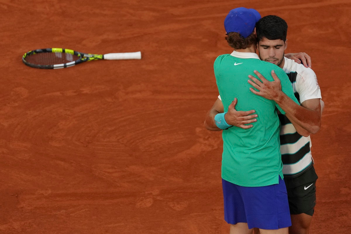 Alcaraz và Sinner nói gì sau trận chung kết Roland Garros dài nhất lịch sử?  | Báo điện tử Tiền Phong