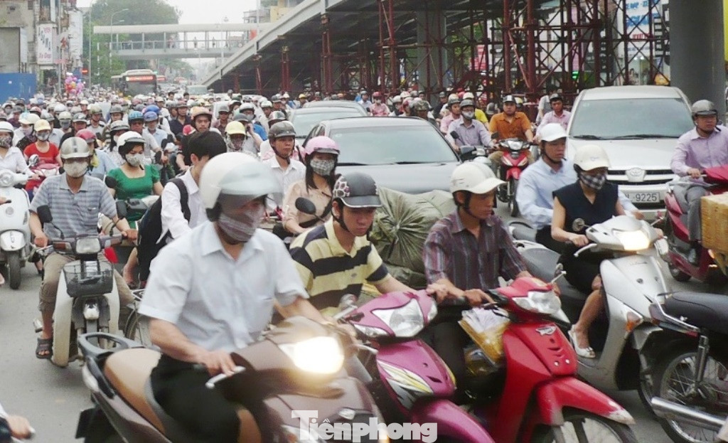 Hơn 80% số lượng xe cá nhân Hà Nội hiện có là xe máy. Hơn 80% số lượng xe cá nhân Hà Nội hiện có là xe máy.