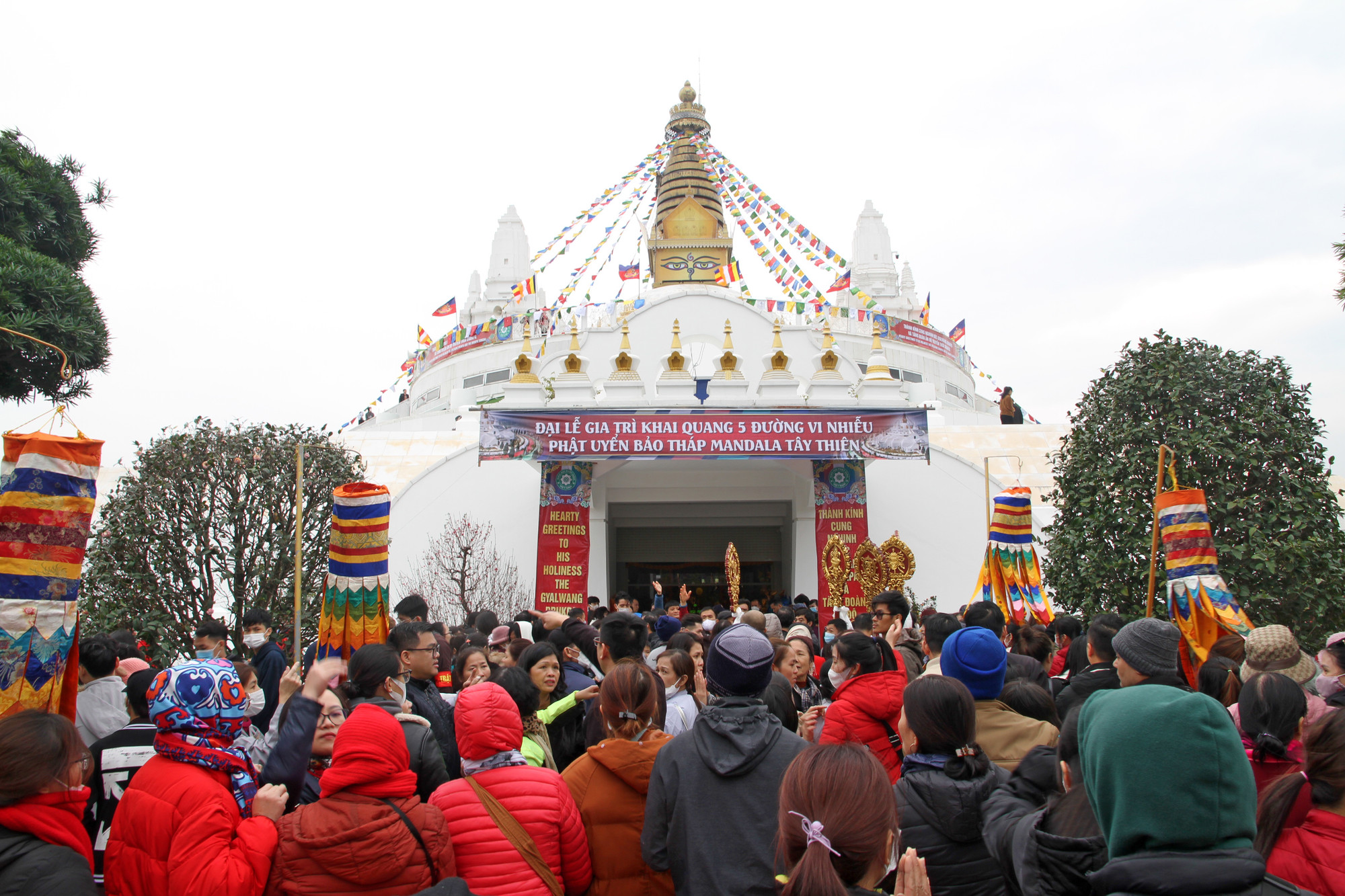 Đại Bảo tháp Tây Thiên trở thành điểm hành hương và thăm quan quen thuộc của du khách gần xa. Ảnh: NGUYỄN MẠNH HÀ. Đại Bảo tháp Tây Thiên trở thành điểm hành hương và thăm quan quen thuộc của du khách gần xa. Ảnh: NGUYỄN MẠNH HÀ.