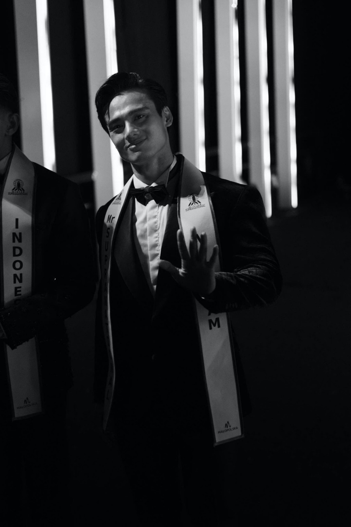 Minh Khắc mừng sinh nhật đặc biệt cùng dàn thí sinh Mister