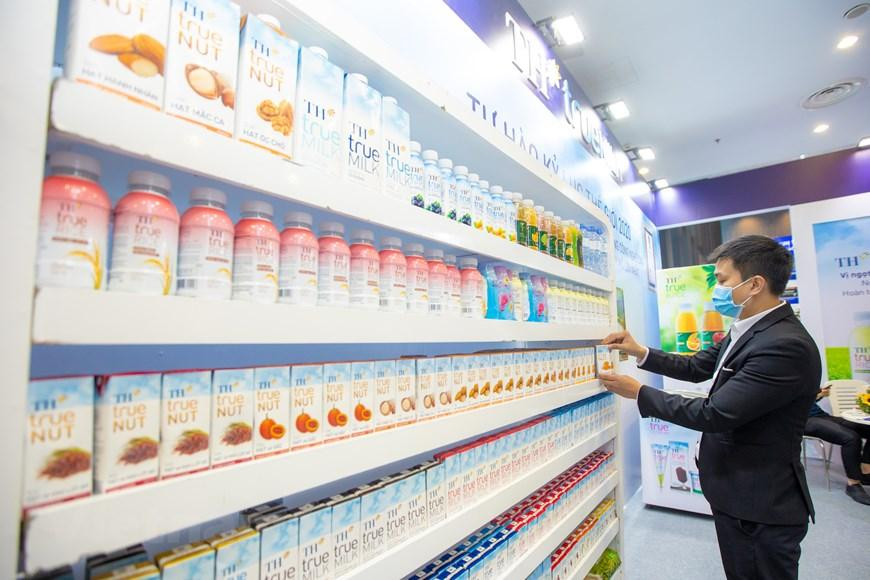 Các loại sản phẩm đã được lựa chọn kỹ càng, đáp ứng các tiêu chí khắt khe về thương hiệu, chất lượng, chứng nhận an toàn thực phẩm của ban tổ chức. (Ảnh: PV/Vietnam+)