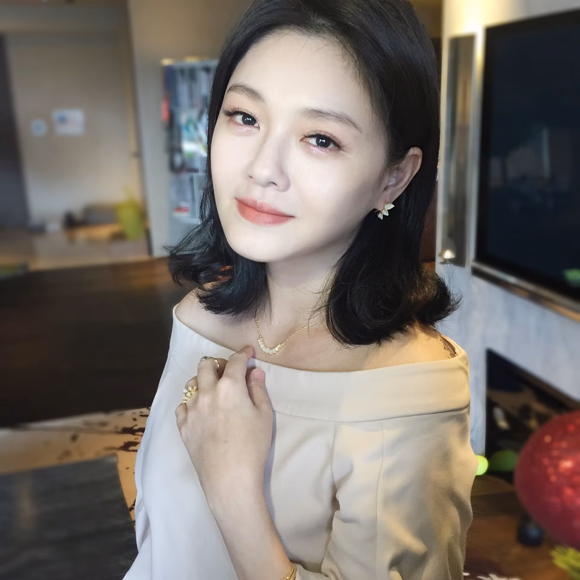 Nữ diễn viên chia sẻ cô đã mất nhiều tiền bạc, công sức, sức khỏe cho gia đình nhưng đổi lại là sự dối trá.