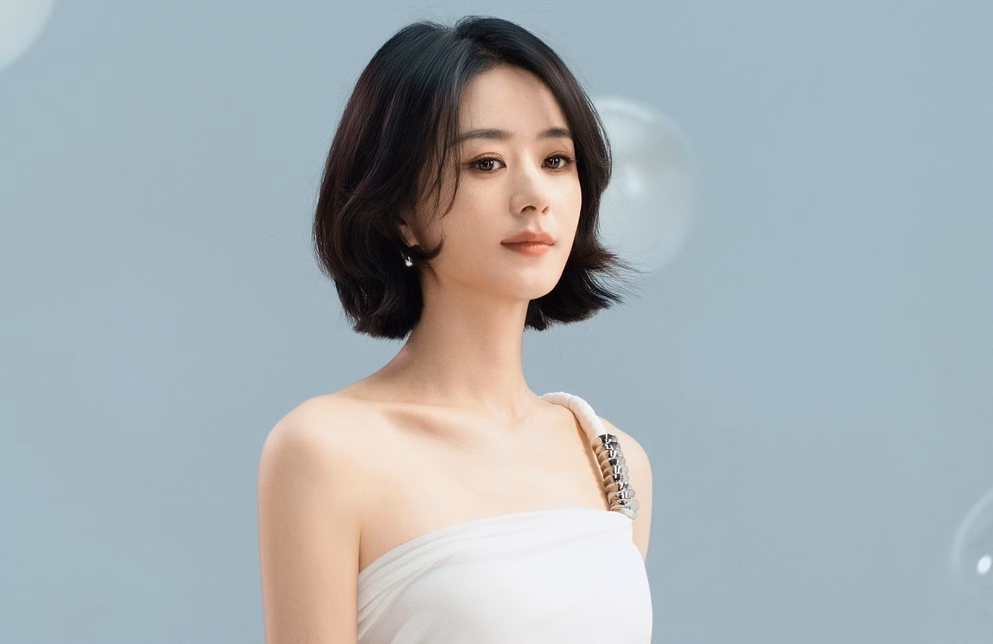 Triệu Lệ Dĩnh trở thành vật hy sinh thu hút truyền thông của đoàn phim Tương viên lộng.