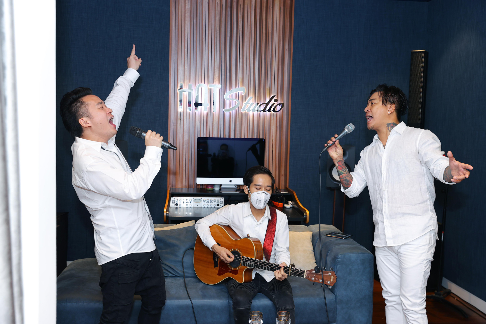 Tùng Dương lần đầu song ca với Tuấn Hưng quyên tiền chống dịch ảnh 5 Tùng Dương lần đầu song ca với Tuấn Hưng quyên tiền chống dịch ảnh 5