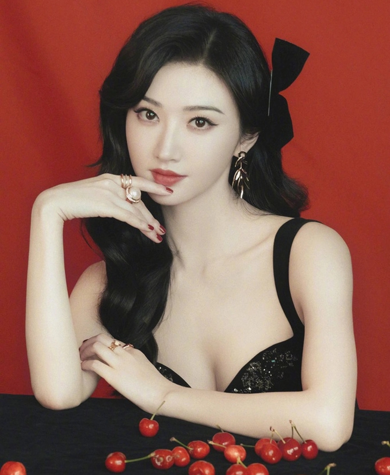 Cảnh Điềm bị bạn trai cũ quay trộm clip nóng. Cảnh Điềm bị bạn trai cũ quay trộm clip nóng.