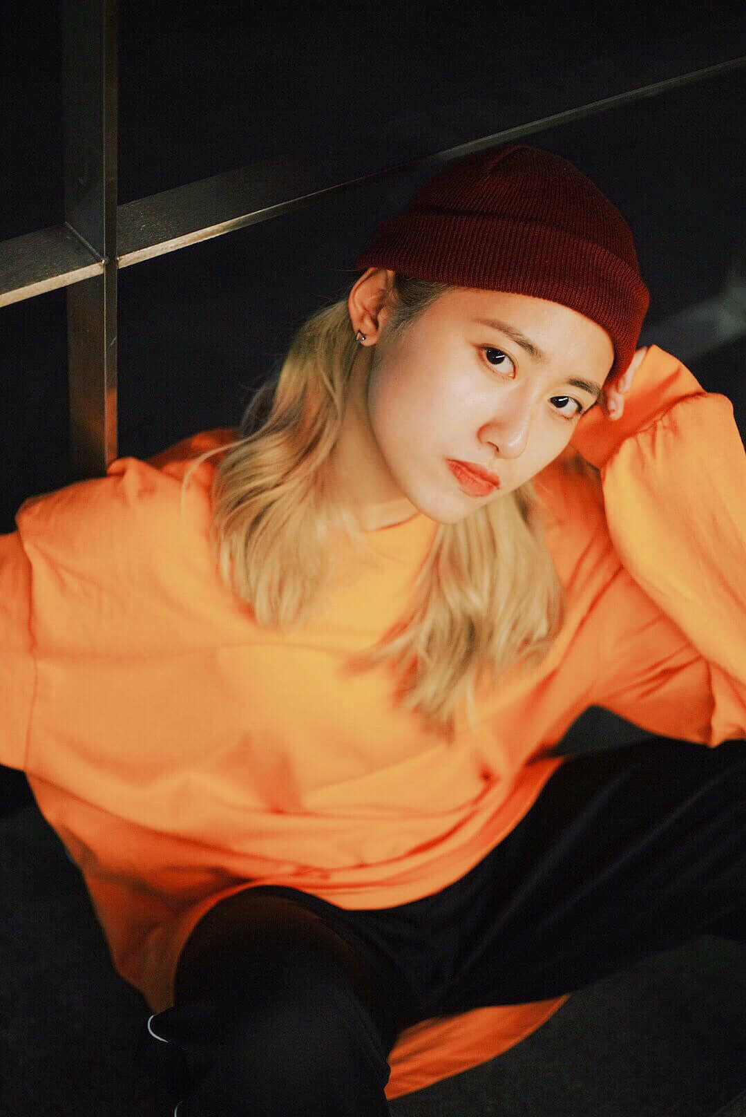 Gái xinh gõ cửa - Hiện tượng mạng xã hội và những góc khuất đằng sau vẻ đẹp