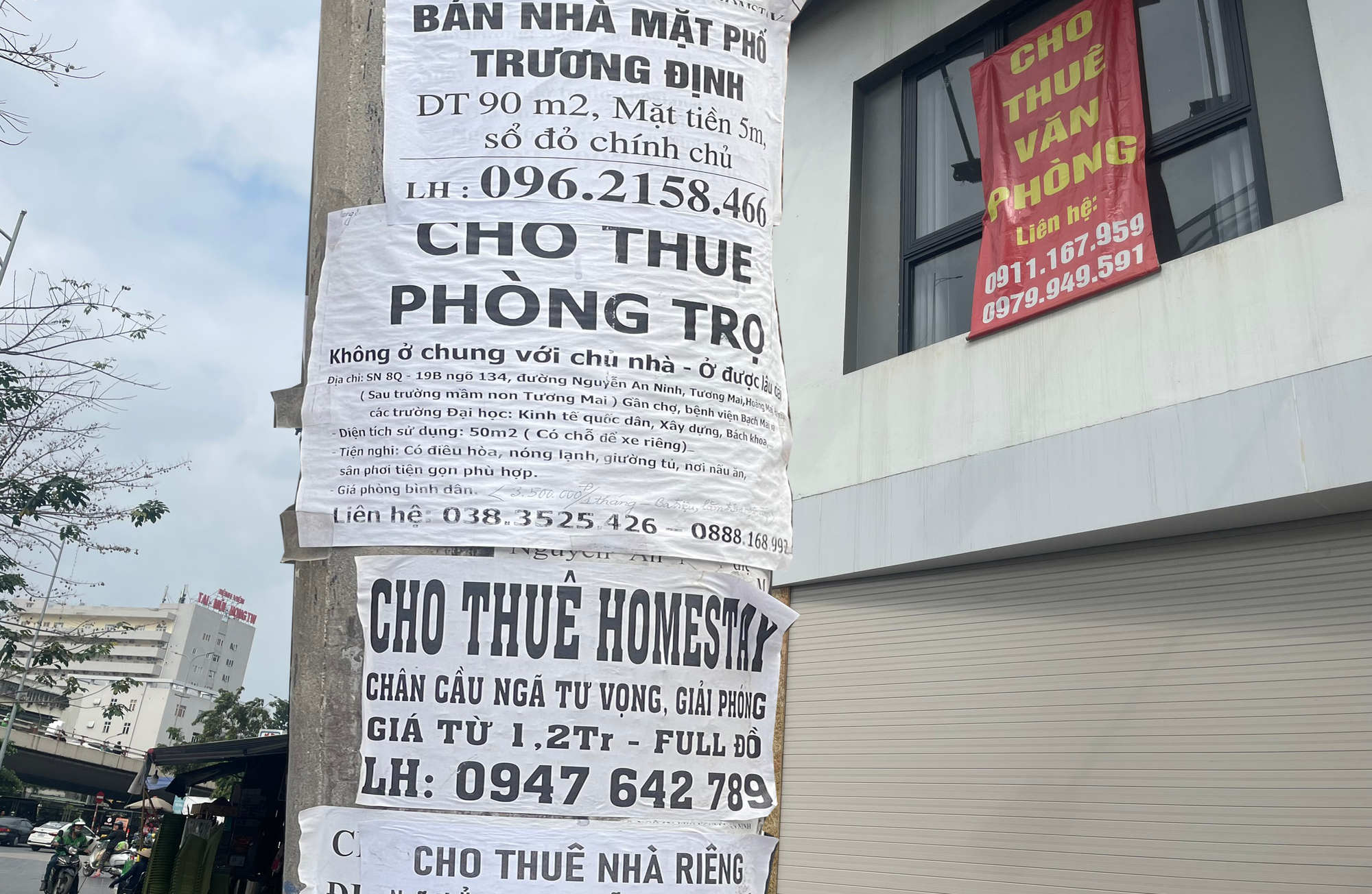 Mặt bằng giá thuê nhà neo cao đang là một trở ngại với người dân.