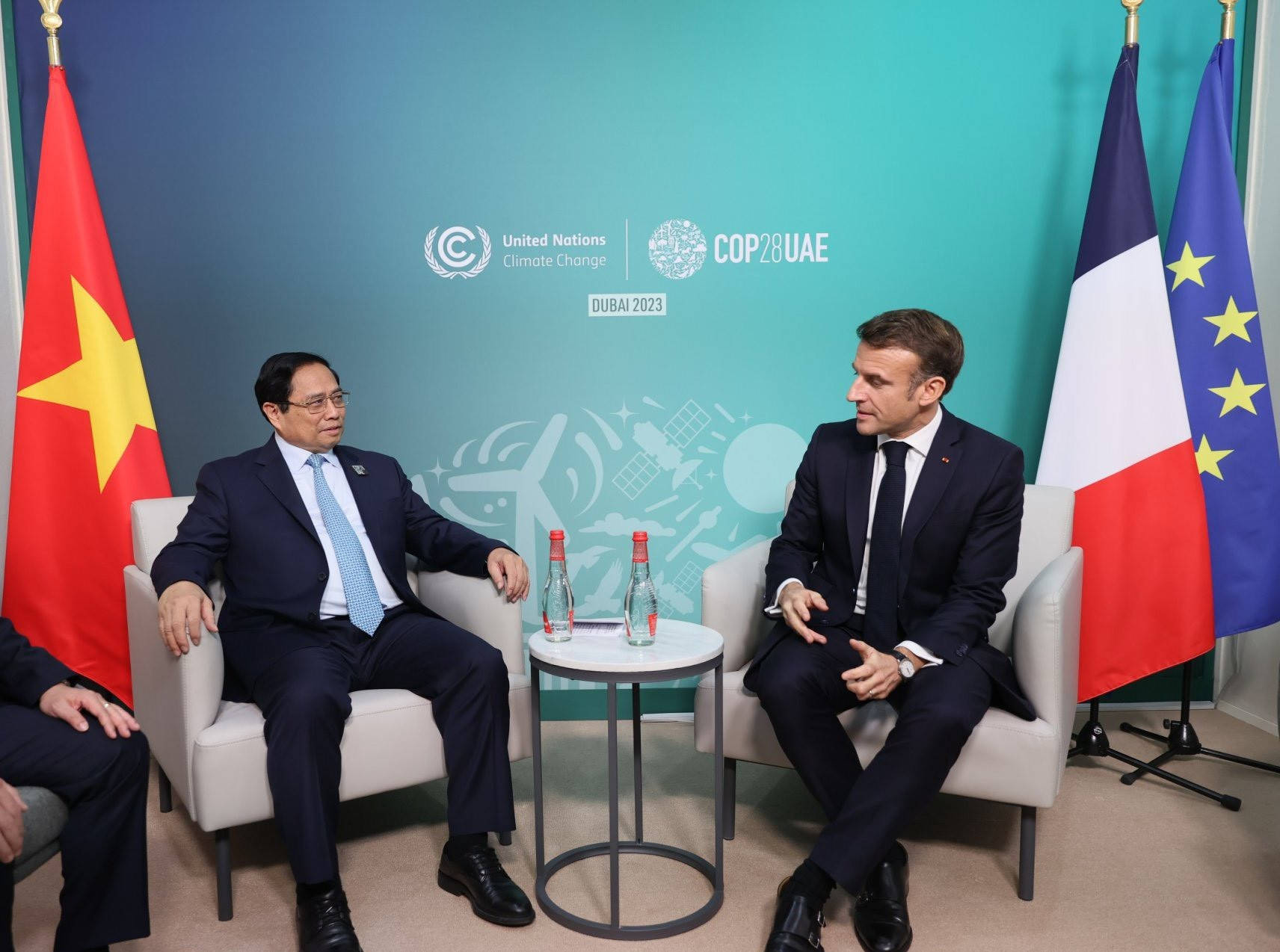 Thủ tướng Phạm Minh Chính và các nhà lãnh đạo thế giới và các tổ chức quốc tế, đại diện các ngân hàng lớn tham dự COP28 Thủ tướng Phạm Minh Chính và các nhà lãnh đạo thế giới và các tổ chức quốc tế, đại diện các ngân hàng lớn tham dự COP28