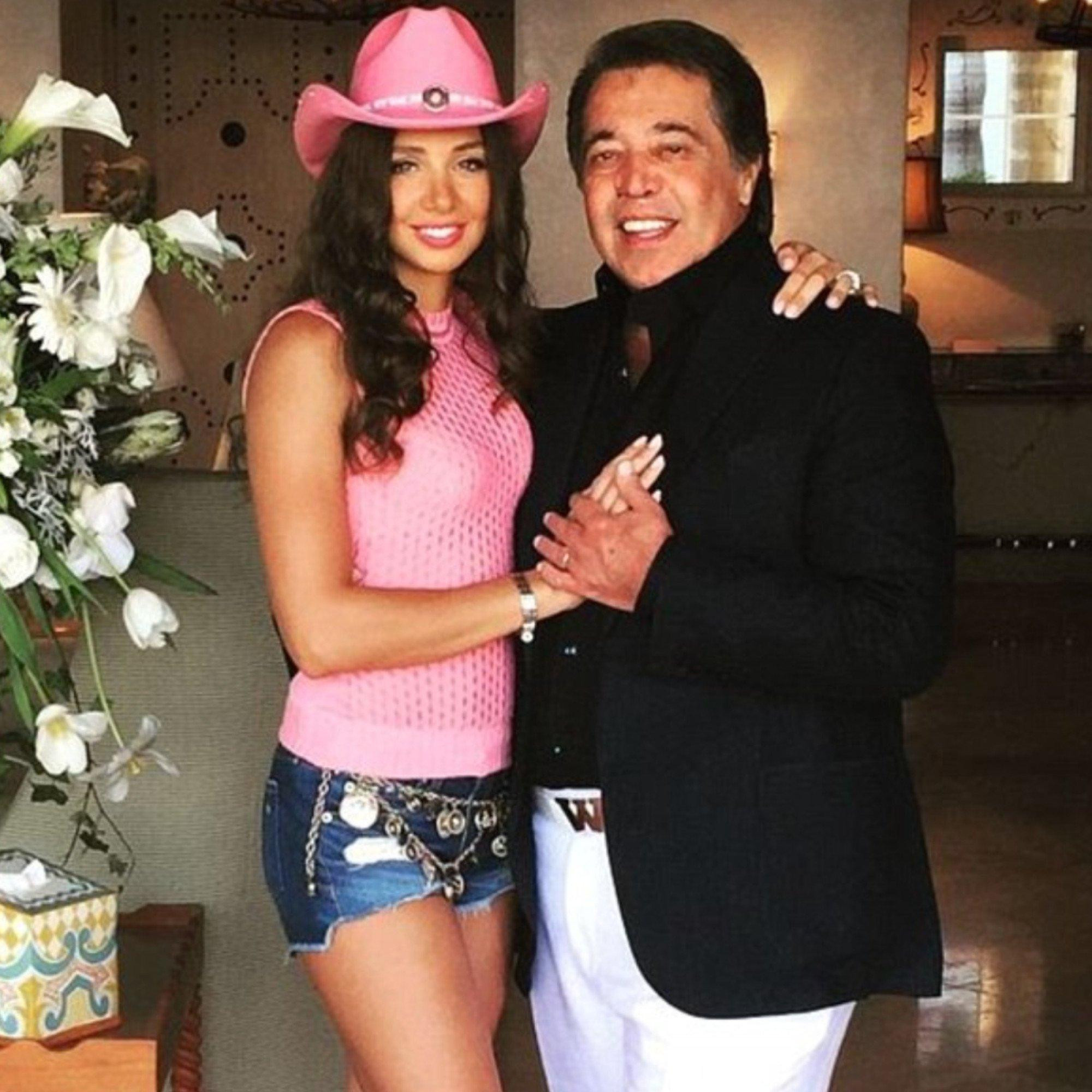 Adada và tỷ phú người Ả Rập Saudi Walid Juffali. Ảnh: SCMP.