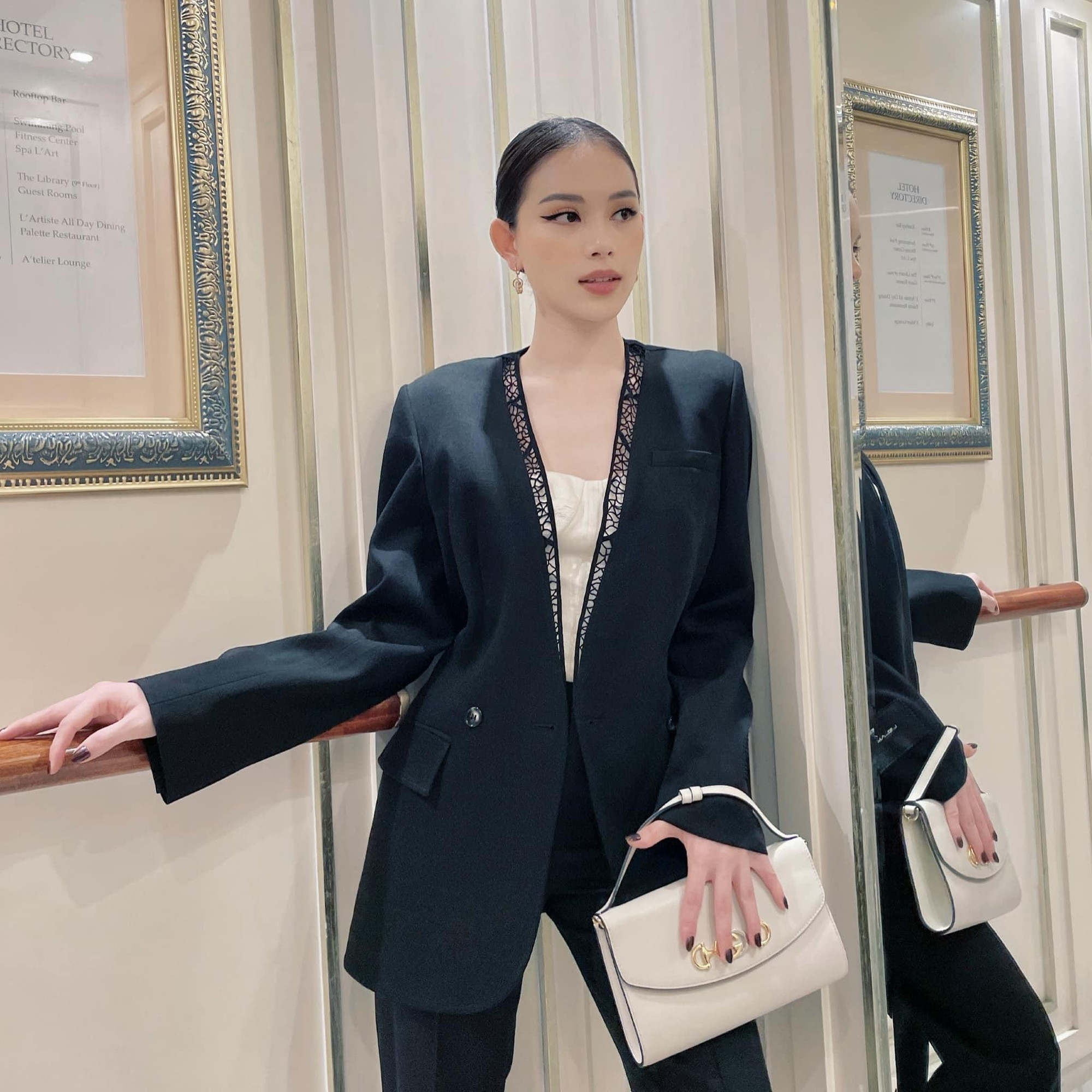 "Tôi nói rõ với mọi người rằng đừng vì tôi là vợ sắp cưới của Phillip mà mọi người nhẹ nhàng hay có điều gì ngại tôi. Trong công việc, hãy cứ rõ ràng", Linh Rin quan điểm. "Tôi nói rõ với mọi người rằng đừng vì tôi là vợ sắp cưới của Phillip mà mọi người nhẹ nhàng hay có điều gì ngại tôi. Trong công việc, hãy cứ rõ ràng", Linh Rin quan điểm.