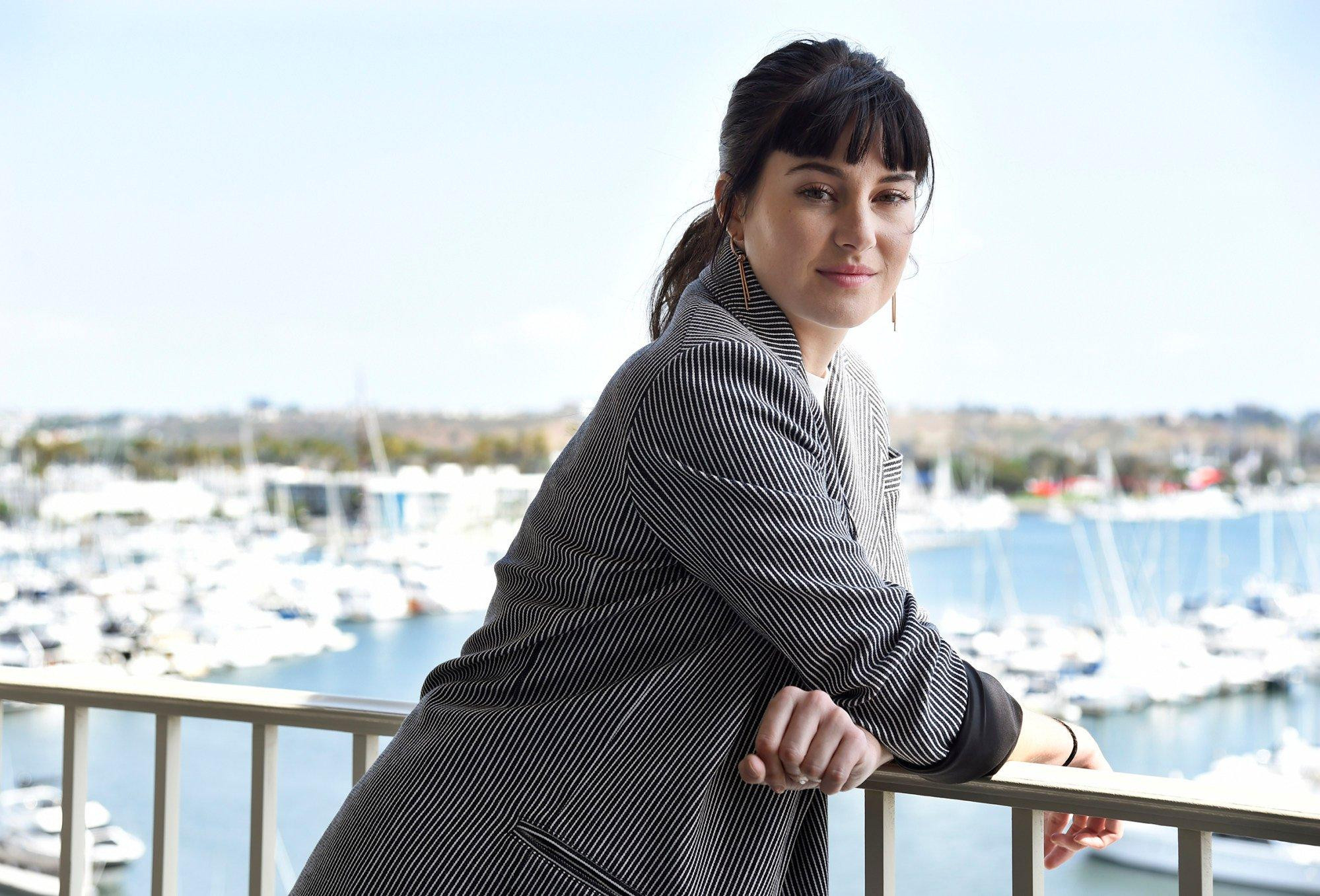 Shailene Woodley ăn đất sét để thải độc cơ thể. Ảnh: SCMP.