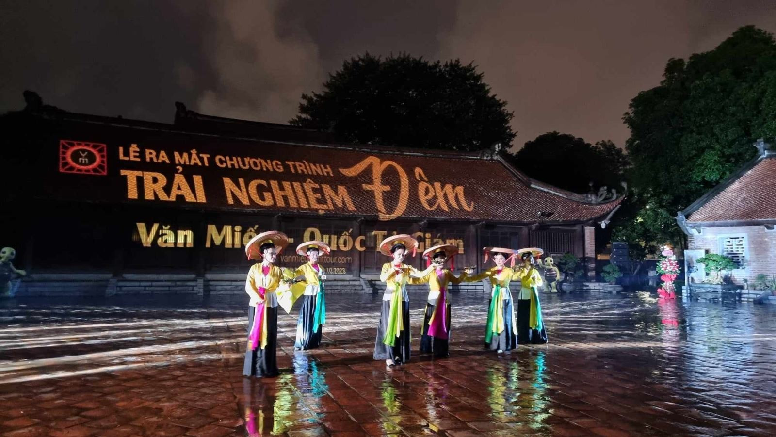 Di tích quốc gia đặc biệt Văn Miếu - Quốc Tử Giám thêm diện mạo khi phát triển tour đêm.