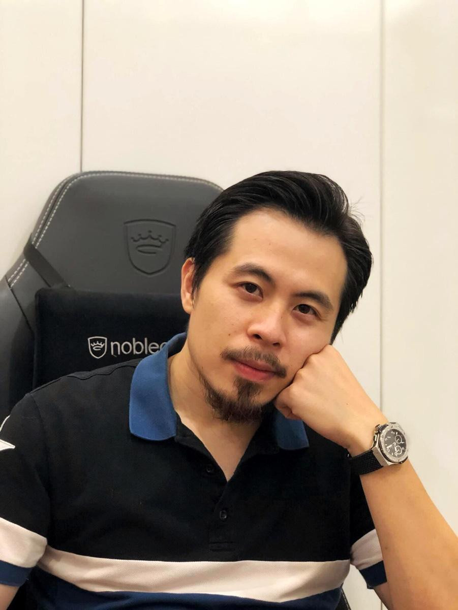 Hoạ sĩ Thái Hà An - chủ nhân của những bức tranh biếm hoạ ý nghĩa.