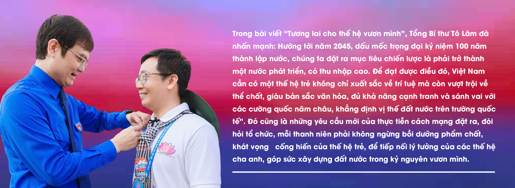 Anh Bùi Quang Huy trao Huy hiệu cho đại biểu tại Đại hội Thanh niên tiên tiến làm theo lời Bác toàn quốc lần thứ VIII, năm 2025. Ảnh: BTC
