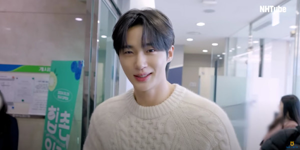 Byun Woo Seok đã tham gia chương trình Have a Rice Day! được tải lên kênh YouTube chính thức của Ngân hàng NH Nonghyup là NH Tube, hiện có hơn 10 triệu lượt xem. NH Nonghyup của Byun Woo Seok cùng với Hana của Lim Young Woong đang hướng đến mục tiêu giành 'Nút vàng' đầu tiên trên YouTube dành cho ngành ngân hàng. Các hoạt động quảng cáo gần đây của Byun Woo Seok, với hình ảnh chân thực và đáng tin cậy, đã tạo được tiếng vang lớn với người tiêu dùng, củng cố vị thế của anh như một nhân vật hàng đầu trong lĩnh vực đại diện thương hiệu. Byun Woo Seok đã tham gia chương trình Have a Rice Day! được tải lên kênh YouTube chính thức của Ngân hàng NH Nonghyup là NH Tube, hiện có hơn 10 triệu lượt xem. NH Nonghyup của Byun Woo Seok cùng với Hana của Lim Young Woong đang hướng đến mục tiêu giành 'Nút vàng' đầu tiên trên YouTube dành cho ngành ngân hàng. Các hoạt động quảng cáo gần đây của Byun Woo Seok, với hình ảnh chân thực và đáng tin cậy, đã tạo được tiếng vang lớn với người tiêu dùng, củng cố vị thế của anh như một nhân vật hàng đầu trong lĩnh vực đại diện thương hiệu.