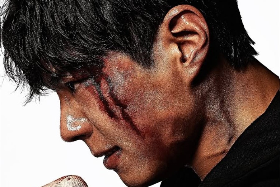 Park Bo Gum vào vai Yoon Dong Joo, cựu thành viên đội tuyển quyền anh quốc gia trở thành cảnh sát thông qua một chương trình tuyển dụng đặc biệt dành cho những người đoạt huy chương. Phim sẽ ra mắt vào ngày 31/5 lúc 10h40 tối, theo giờ Hàn Quốc.