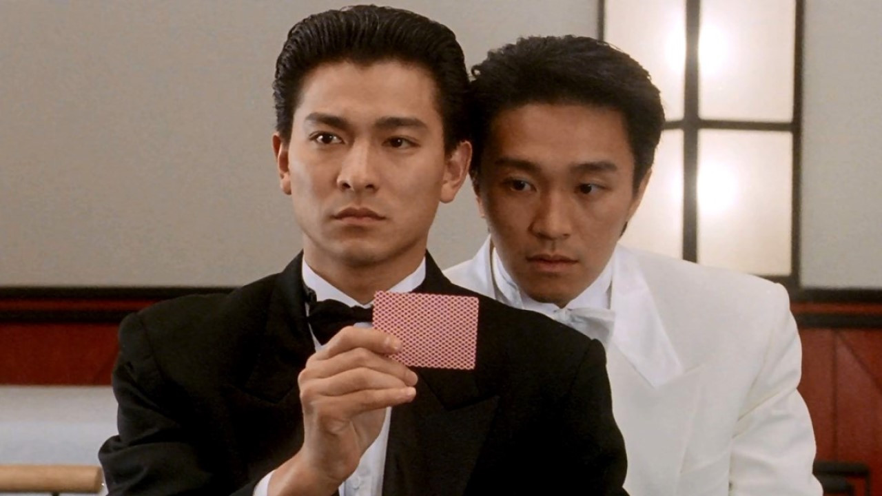 Dù là phiên bản nhái, nhưng Thánh Bài của Châu Tinh Trì thành công hơn cả Thần Bài của Châu Nhuận Phát. Dù là phiên bản nhái, nhưng Thánh Bài của Châu Tinh Trì thành công hơn cả Thần Bài của Châu Nhuận Phát.