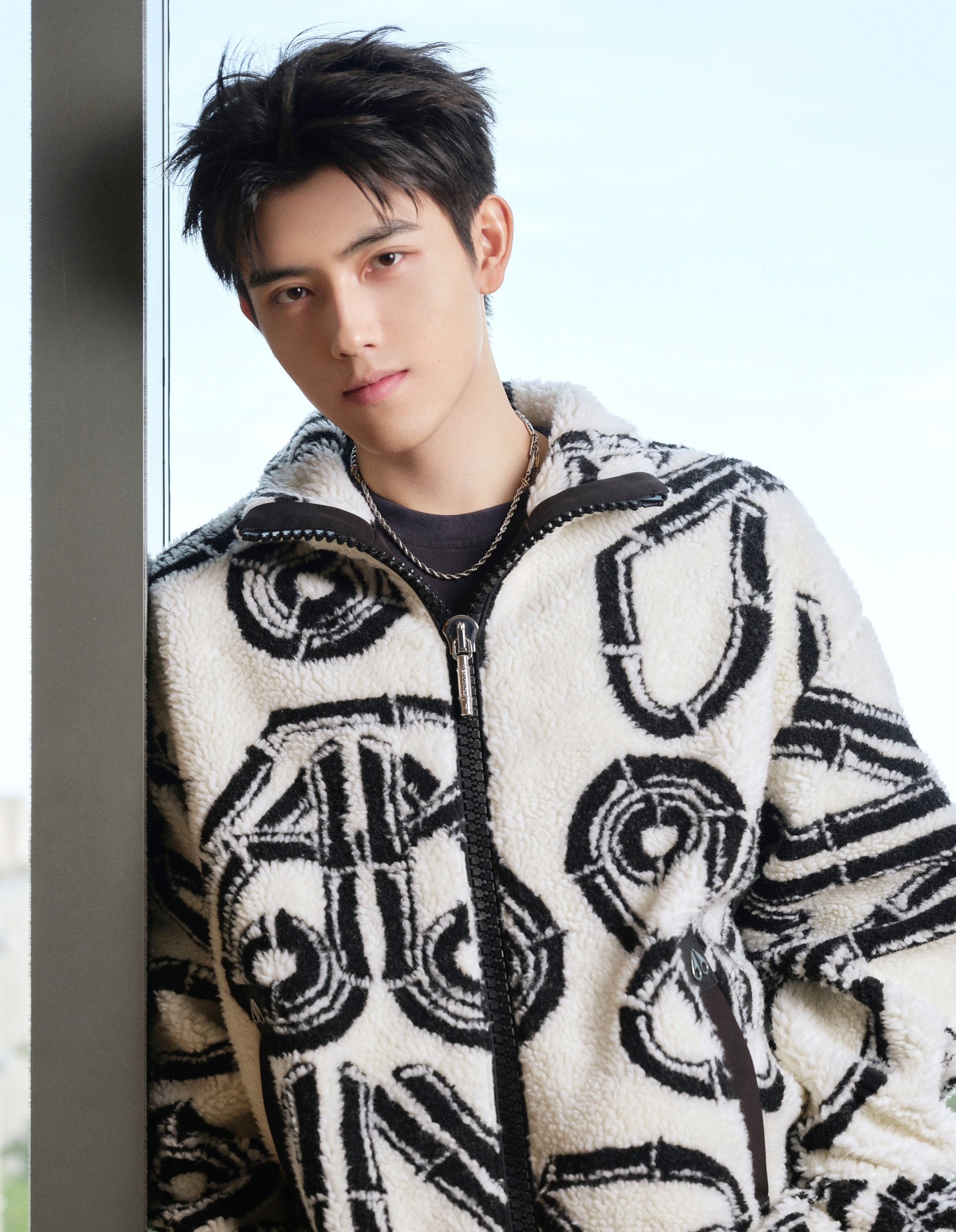 Trần Phi Vũ được biết đến rộng rãi nhờ là con trai của đạo diễn Trần Khải Ca.